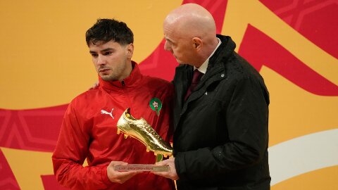 Cú panenka ‘chết tiệt’ của sao Real Madrid